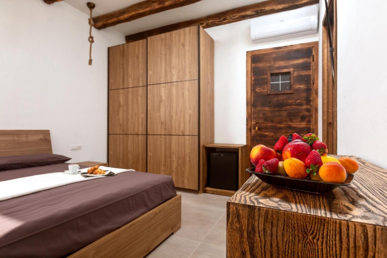 Il Busciolotto Hotell Santa Teresa Gallura Exteriör bild