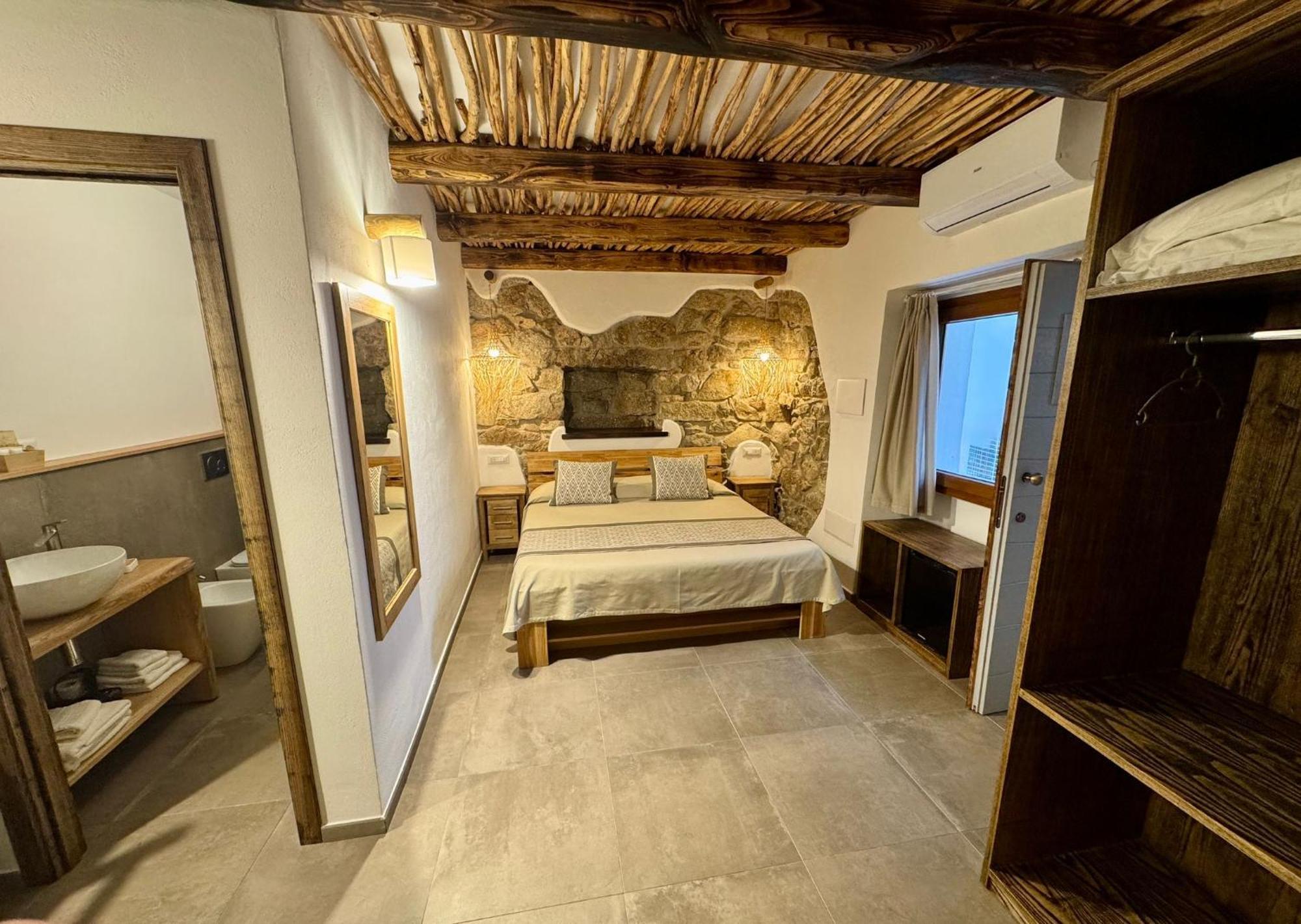 Il Busciolotto Hotell Santa Teresa Gallura Exteriör bild
